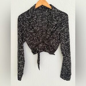 Dance & Marvel Women's Tie Front Long Sleeve Cropped Top Size S Black & White